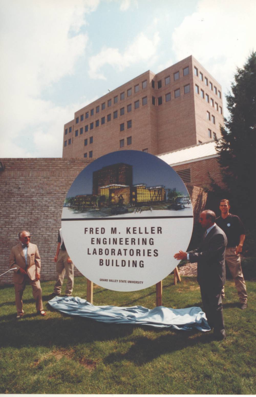 Richard DeVos at the Fred M. Keller Engineering Laboratories Building Groundbreaking.